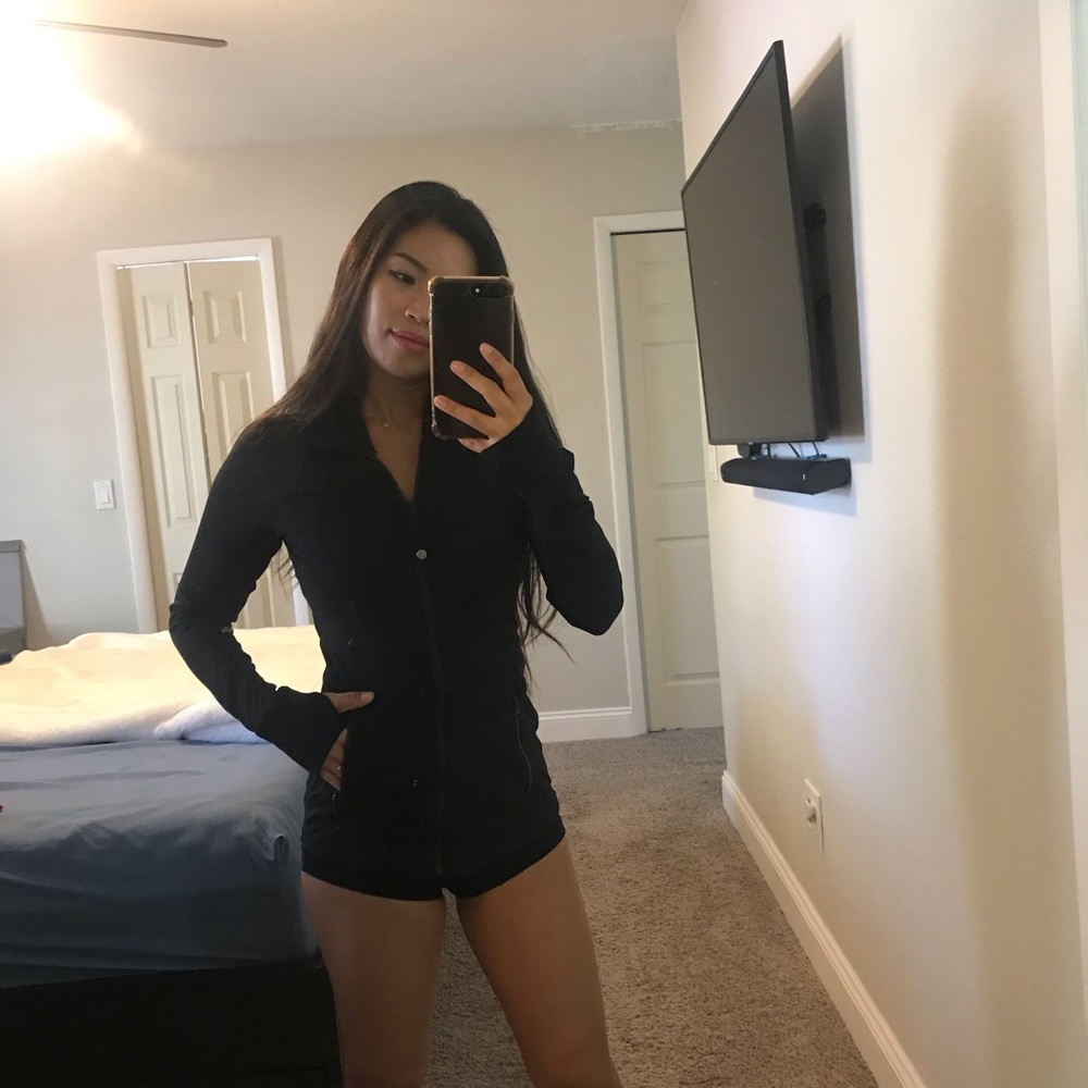 Black zippered sport top